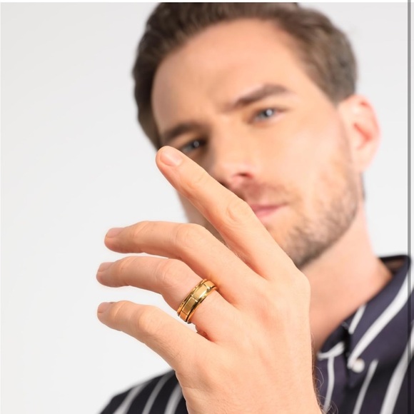 TRUMIUM‎ 8mm Mens Tungsten Wedding Band Silver/Gold/Black Brick Pattern - Picture 9 of 10